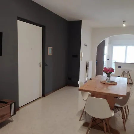 شقة De Dominici's House كاستل دي سانجرو